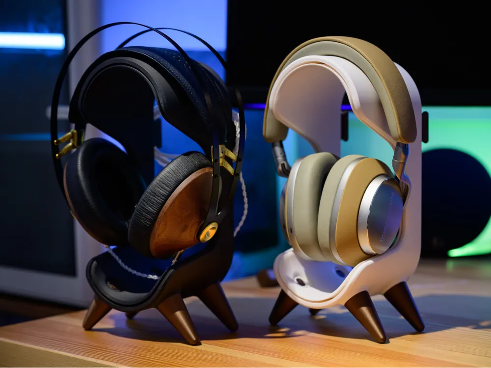 Headphone stand