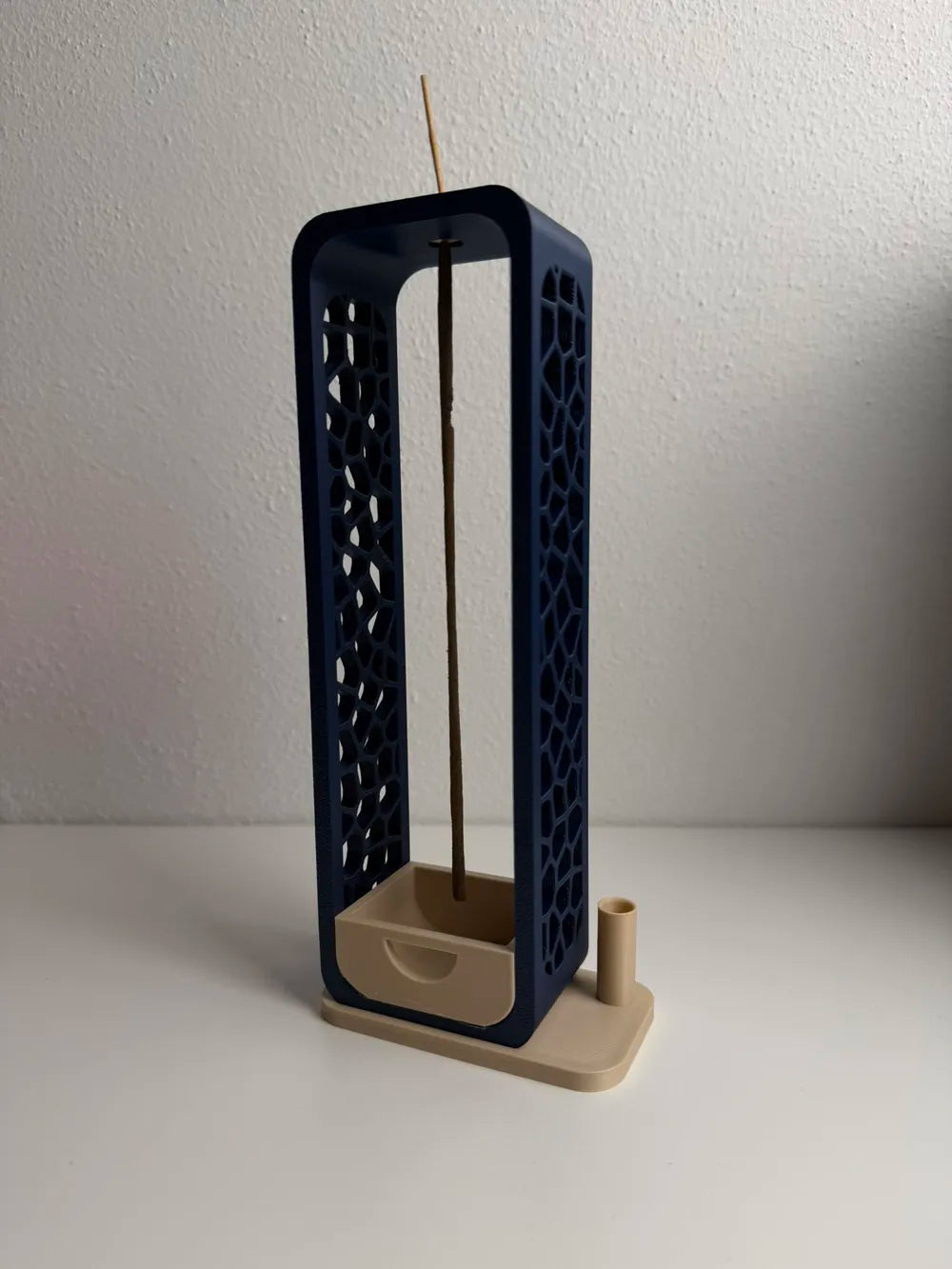 Voronoi modern design incense holder